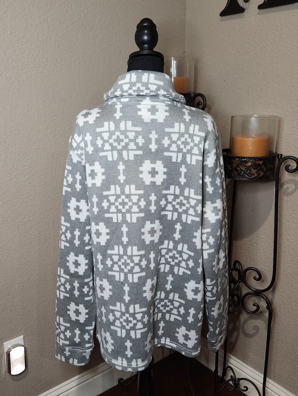 Levi's Stowe Southwestern Aztec  Gray and White Patterned Knit Cardigan Suze L - Picture 2 of 10